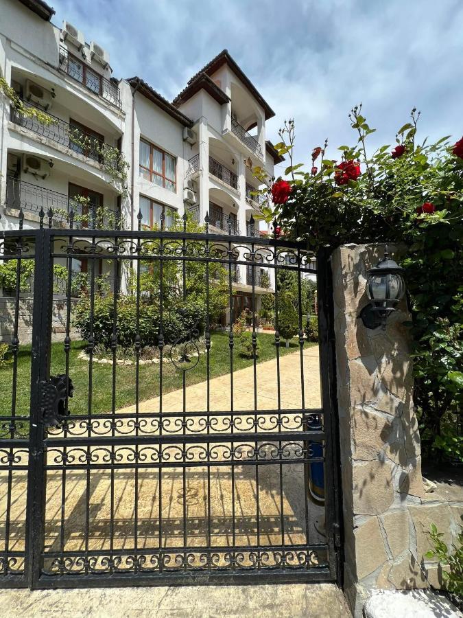 Триумф Холидей Вилидж Свети Влас Exterior photo